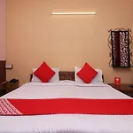 Oyo 8379 Hotel Kamal